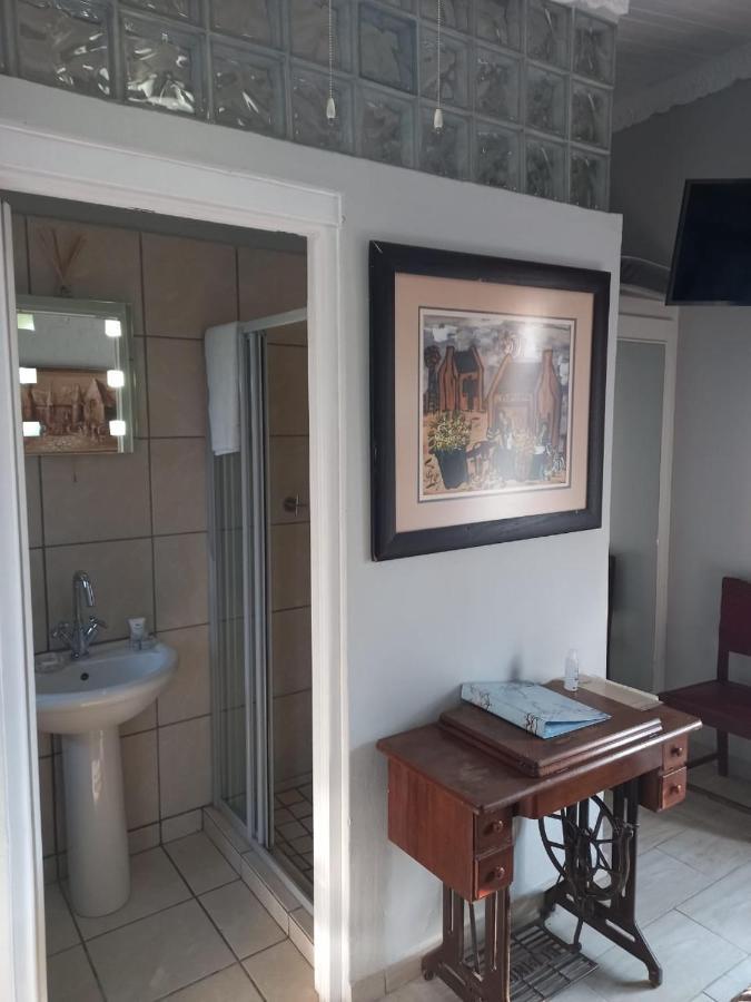 Michael-Angelo Guest House Potchefstroom Exterior photo
